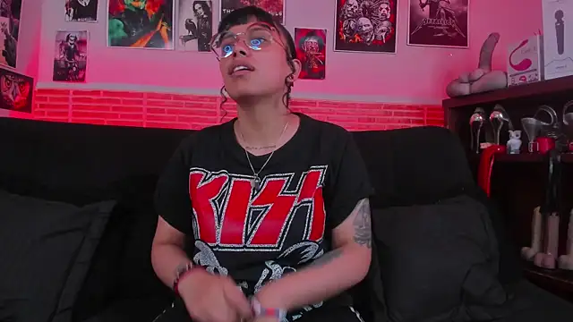 lilith-deveraux online show from September 2025 02:18:02 PM