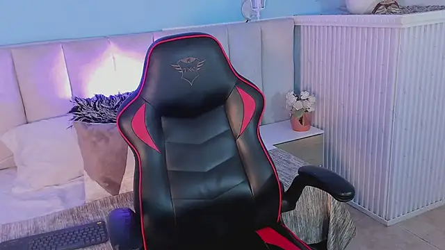 dayanne07 online show from February 2025 02:05:01 PM