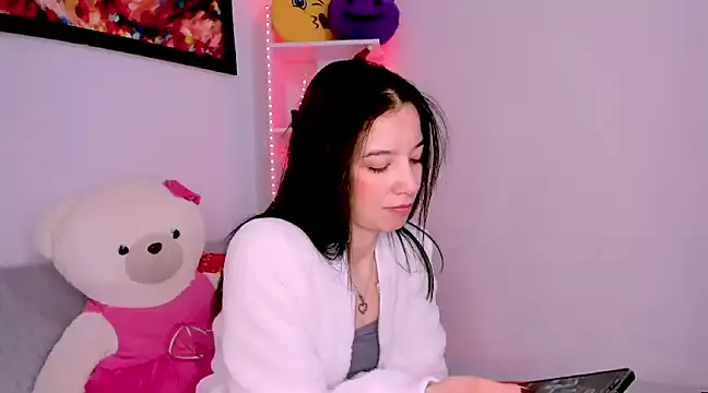 Manuelaa mejiia online show from December 2024 04:21:02 PM