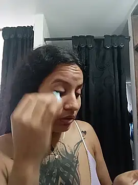 Snapshot of Karii-R chatting on July 2026 03:25:01 PM Karii-R online show from July 2026 03:25:01 PM