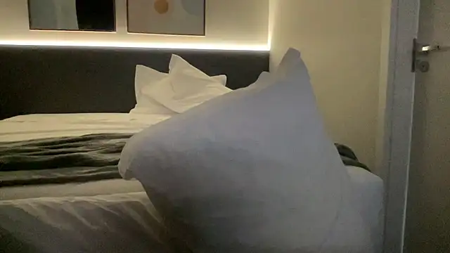Snapshot of princessblond chatting on July 2026 01:30:01 AM princessblond online show from July 2026 01:30:01 AM