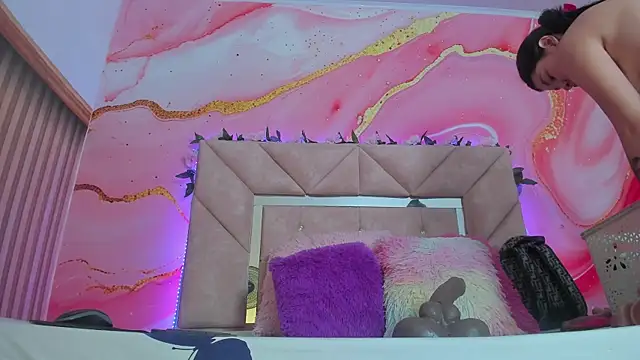 Taylor  cooper online show from November 2025 06:30:01 PM