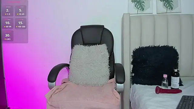 Snapshot of Marian_Boobs chatting on September 2025 04:28:02 PM Marian Boobs online show from September 2025 04:28:02 PM