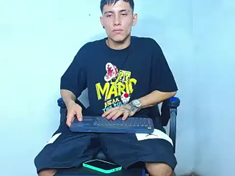 Snapshot of bab_boy_777 chatting on December 2024 02:28:02 AM bab boy 777 online show from December 2024 02:28:02 AM