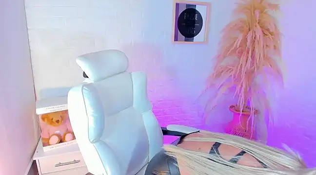 Snapshot of Elody_Preysler69 chatting on January 2025 04:15:01 AM Elody Preysler69 online show from January 2025 04:15:01 AM