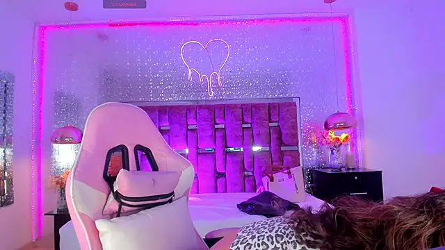 KylieVictoria online show from November 2025 04:14:02 AM