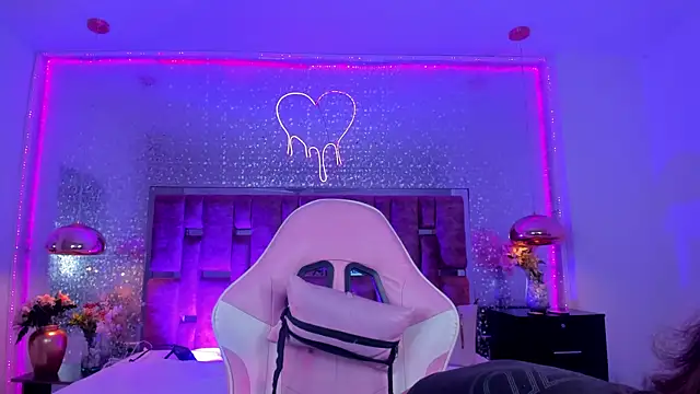 KylieVictoria online show from November 2025 04:16:01 AM