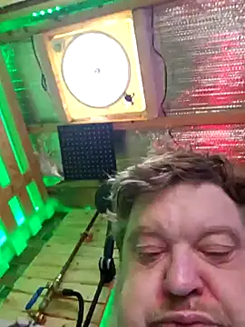 Snapshot of alienbunny chatting on January 2025 05:43:02 PM alienbunny online show from January 2025 05:43:02 PM