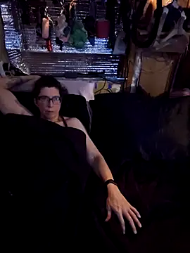 Snapshot of alienbunny chatting on January 2025 04:18:01 AM alienbunny online show from January 2025 04:18:01 AM