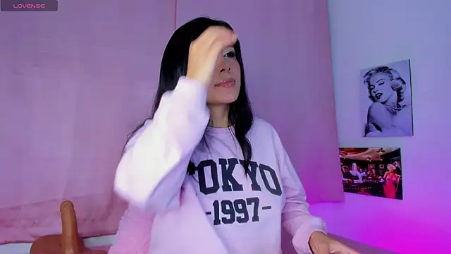 Snapshot of tellmebri chatting on October 2025 08:33:01 AM tellmebri online show from October 2025 08:33:01 AM