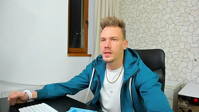 MateoBenjaminX online show from January 2025 08:21:01 PM