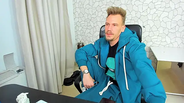 MateoBenjaminX online show from January 2025 08:21:01 PM