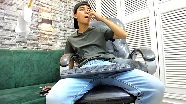 DamiBright online show from October 2025 06:05:02 PM