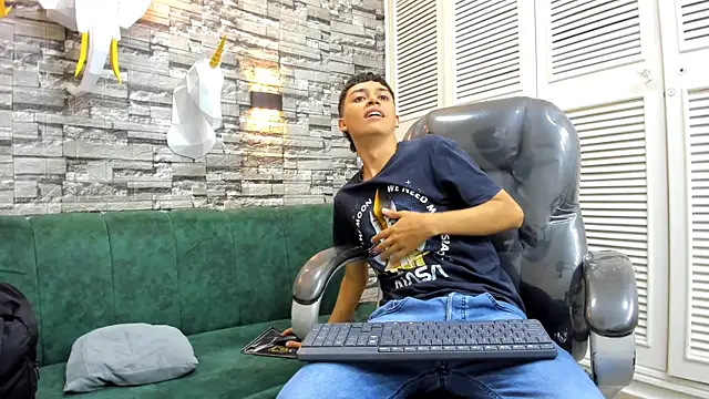 DamiBright online show from October 2025 05:44:02 PM