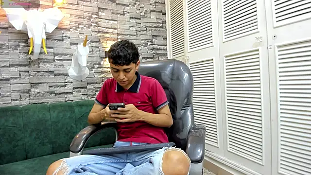 DamiBright online show from November 2025 05:35:02 PM