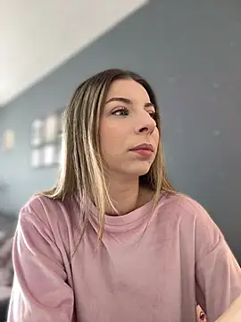 Mia Ethan online show from April 2026 07:05:01 AM