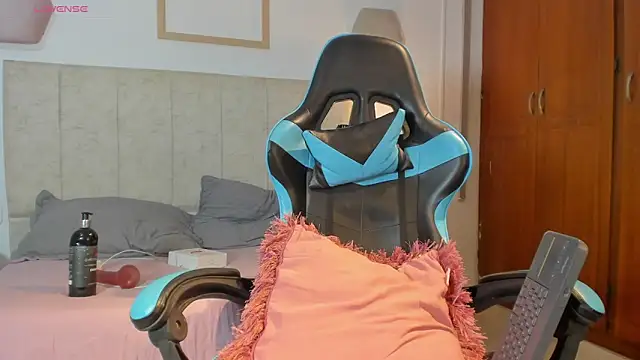  maria foxx  online show from April 2026 06:08:02 PM