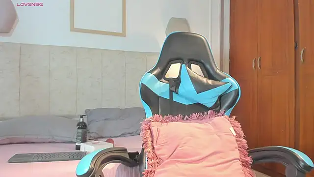  maria foxx  online show from April 2026 04:12:01 PM