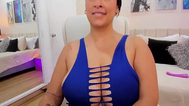 DaniRousse online show from September 2025 02:18:01 PM