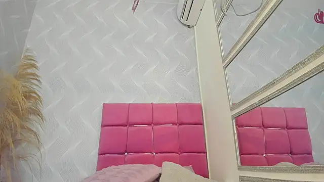 kayna gomez online show from March 2025 05:29:01 PM