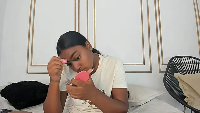 kayna gomez online show from April 2026 07:10:01 PM