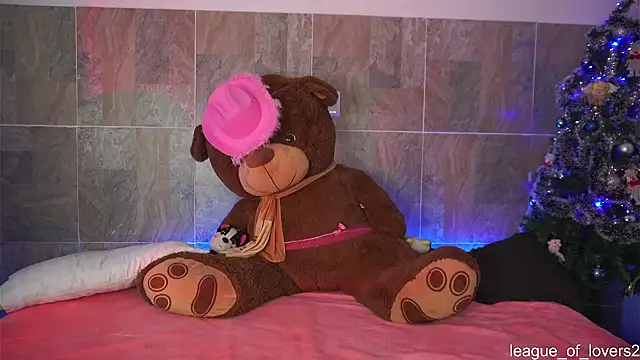 LeagueOfLovers online show from December 2024 02:04:01 AM