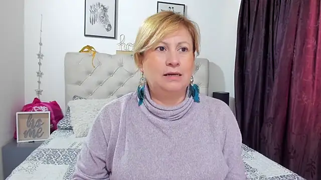 MonyCassius online show from September 2025 01:00:02 PM