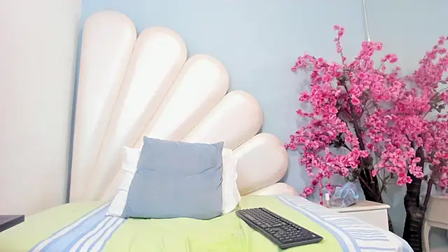 Ally Parkeer  online show from March 2025 04:55:02 PM