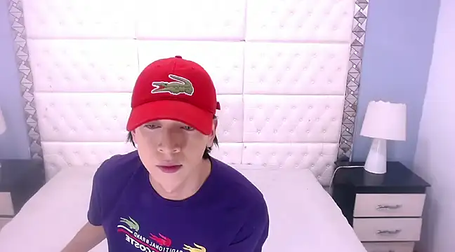 Snapshot of Eban_Dustan chatting on February 2025 02:39:02 AM Eban Dustan online show from February 2025 02:39:02 AM