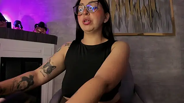 Vioolletta online show from November 2025 07:16:02 PM