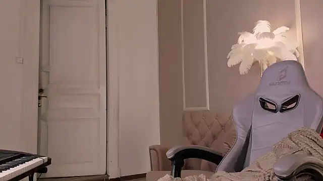 Snapshot of Alisia_Mars chatting on February 2025 09:42:01 AM Alisia Mars online show from February 2025 09:42:01 AM