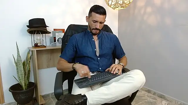 Reiko 85  online show from February 2025 07:10:02 PM