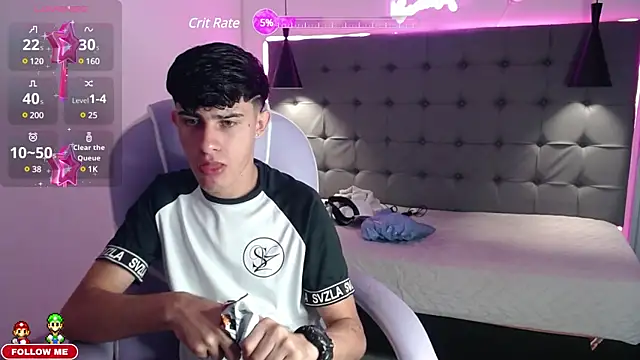 Dyla n18 online show from February 2025 11:01:02 PM