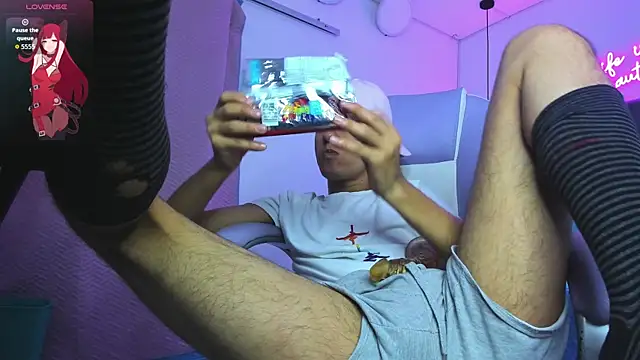 Dyla n18 online show from September 2025 10:44:01 PM