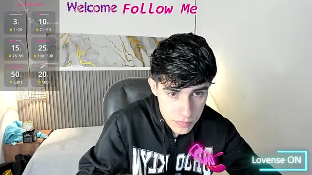 Snapshot of Dyla_n18 chatting on June 2026 07:40:02 PM Dyla n18 online show from June 2026 07:40:02 PM