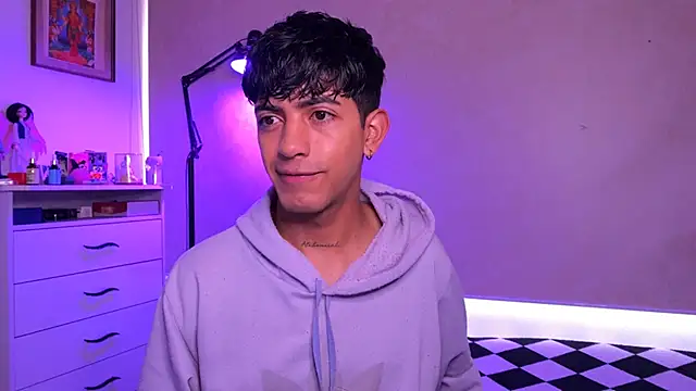 teobowny  online show from October 2025 01:31:02 PM