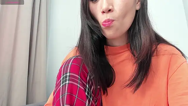 aenie online show from February 2025 04:37:01 AM