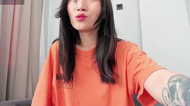 aenie online show from February 2025 05:08:01 AM