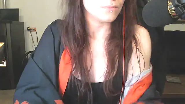 complicata mente online show from February 2025 10:20:01 PM