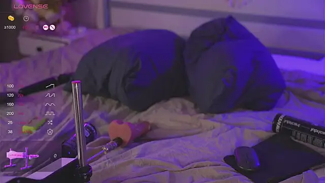 Snapshot of Devilsss_toy chatting on February 2025 06:04:02 PM Devilsss toy online show from February 2025 06:04:02 PM