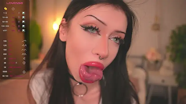 Snapshot of Devilsss_toy chatting on October 2025 03:44:02 PM Devilsss toy online show from October 2025 03:44:02 PM