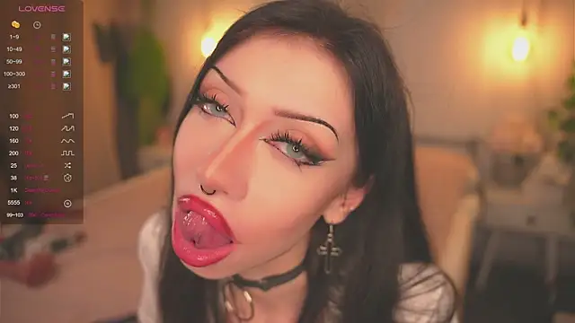 Snapshot of Devilsss_toy chatting on October 2025 04:07:02 PM Devilsss toy online show from October 2025 04:07:02 PM