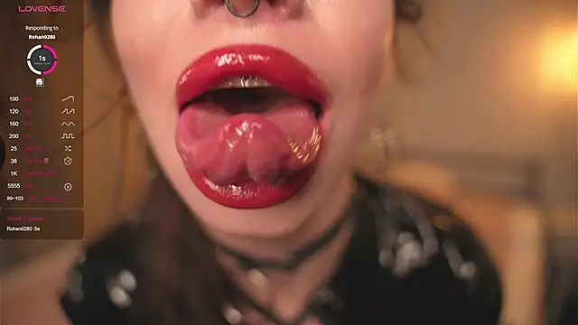 Snapshot of Devilsss_toy chatting on October 2025 04:02:02 PM Devilsss toy online show from October 2025 04:02:02 PM