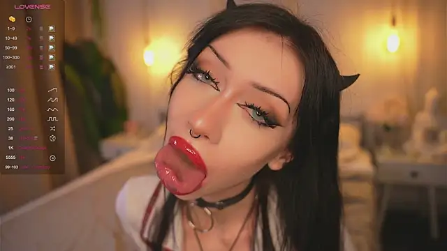 Snapshot of Devilsss_toy chatting on November 2025 04:19:02 PM Devilsss toy online show from November 2025 04:19:02 PM