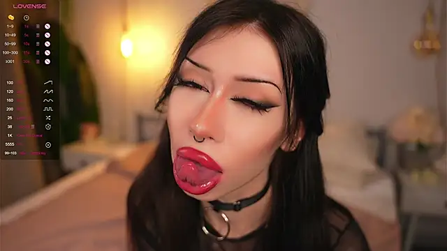 Snapshot of Devilsss_toy chatting on November 2025 04:07:02 PM Devilsss toy online show from November 2025 04:07:02 PM