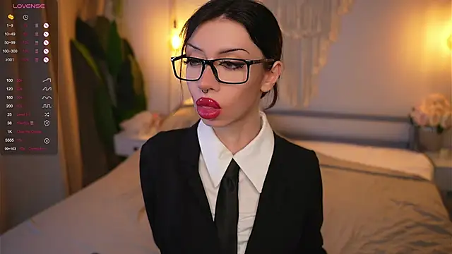 Snapshot of Devilsss_toy chatting on November 2025 04:00:02 PM Devilsss toy online show from November 2025 04:00:02 PM