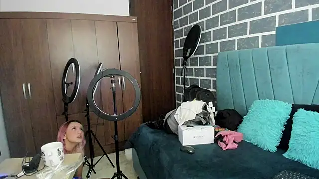 Alterego1   online show from September 2025 12:19:01 PM