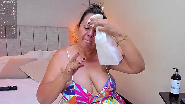 tutu milf online show from February 2025 07:10:01 PM