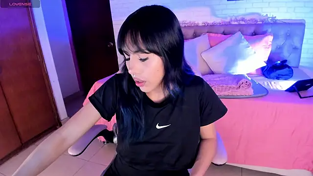 Kitty Pam online show from November 2025 07:24:02 PM