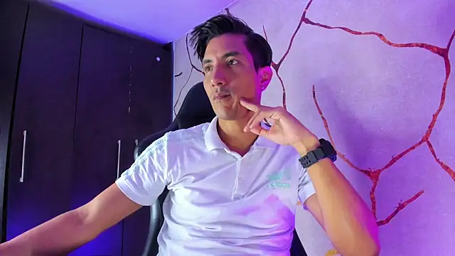 Snapshot of EdwardVlad chatting on December 2024 07:10:01 PM EdwardVlad online show from December 2024 07:10:01 PM